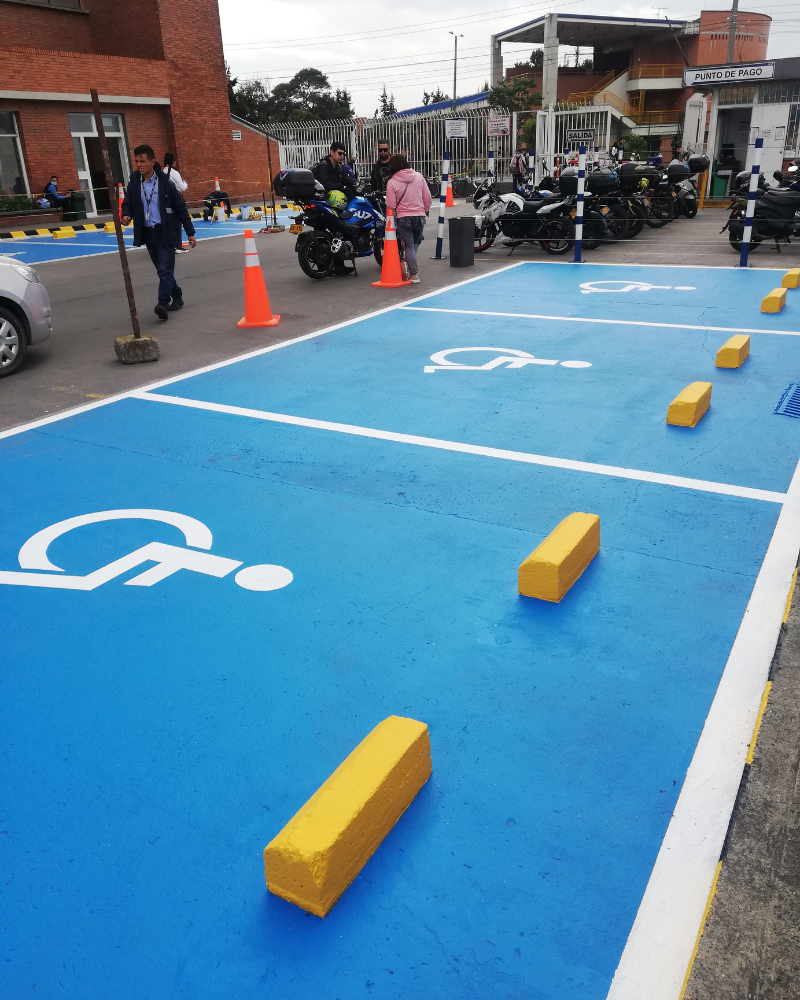 ACOMEQ Mantenimiento preventivo parqueadero (demarcación)