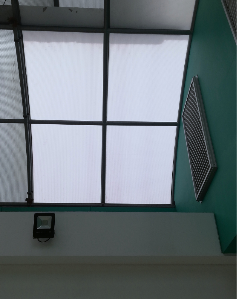 ACOMEQ Lavado domos, viga canal y pintura de pasillo principal-CAS CENTENARIO