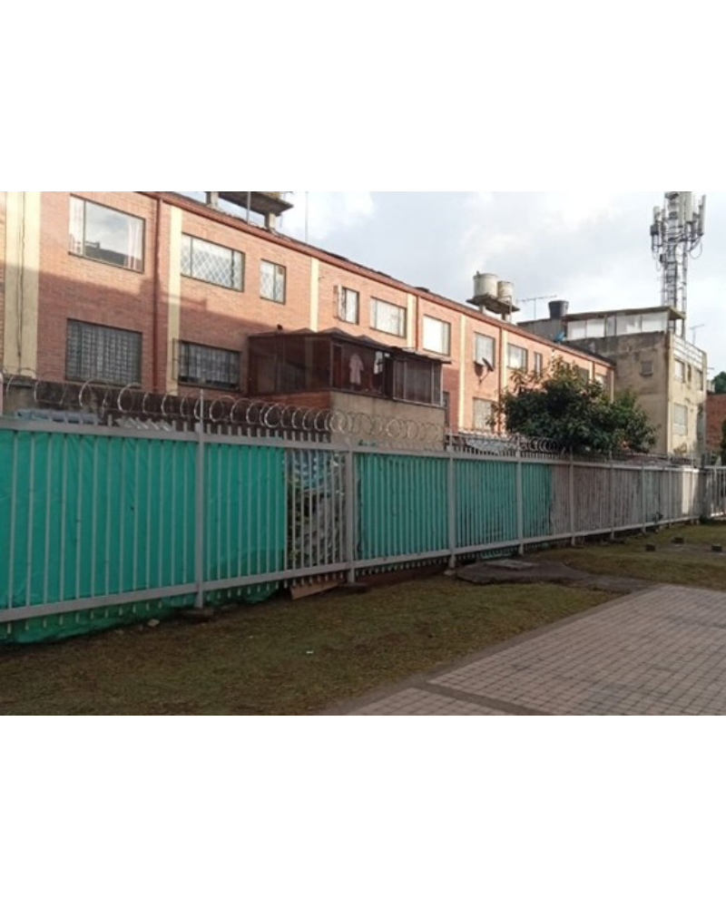 ACOMEQ AC-ARQ-10914-Instalación de concertina contorno reja blanca-CAS SUBA