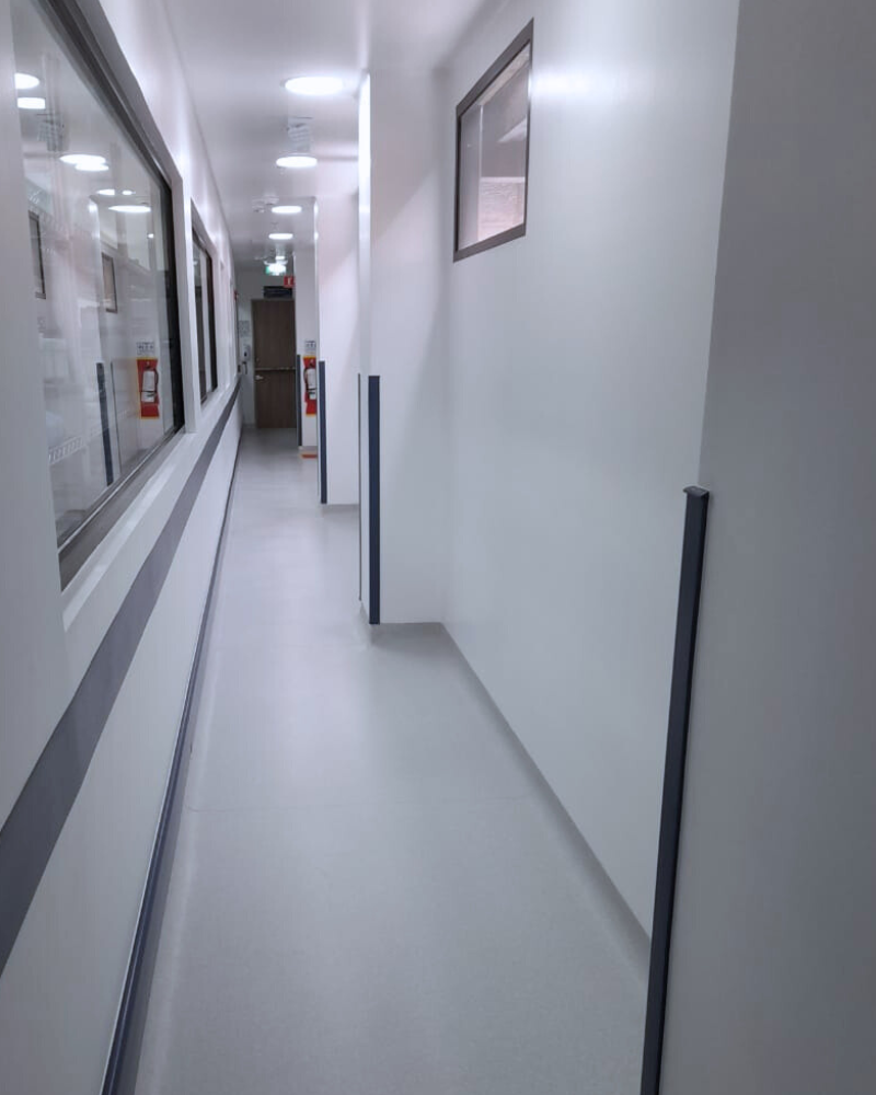 ACOMEQ Pintura pasillo a esterilización, protector de pared.